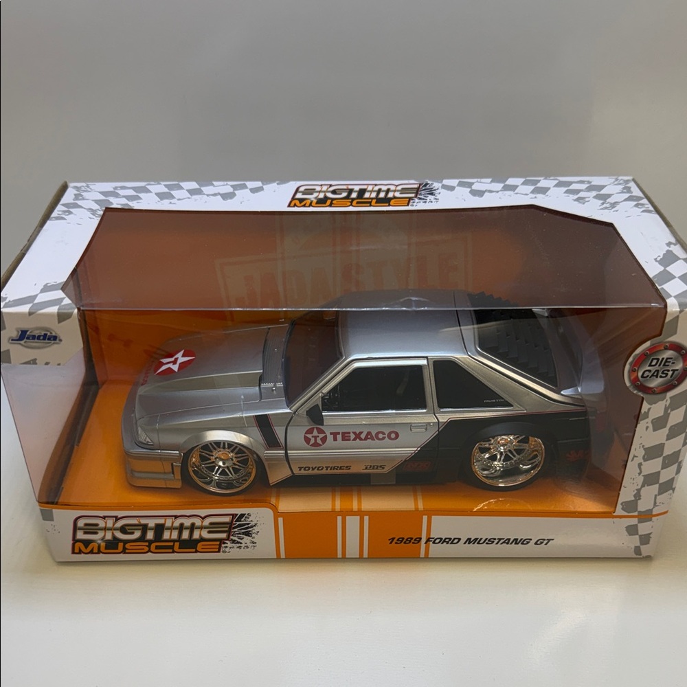 Jada Bigtime Muscle 1989 Ford Mustang GT Die-Cast Model